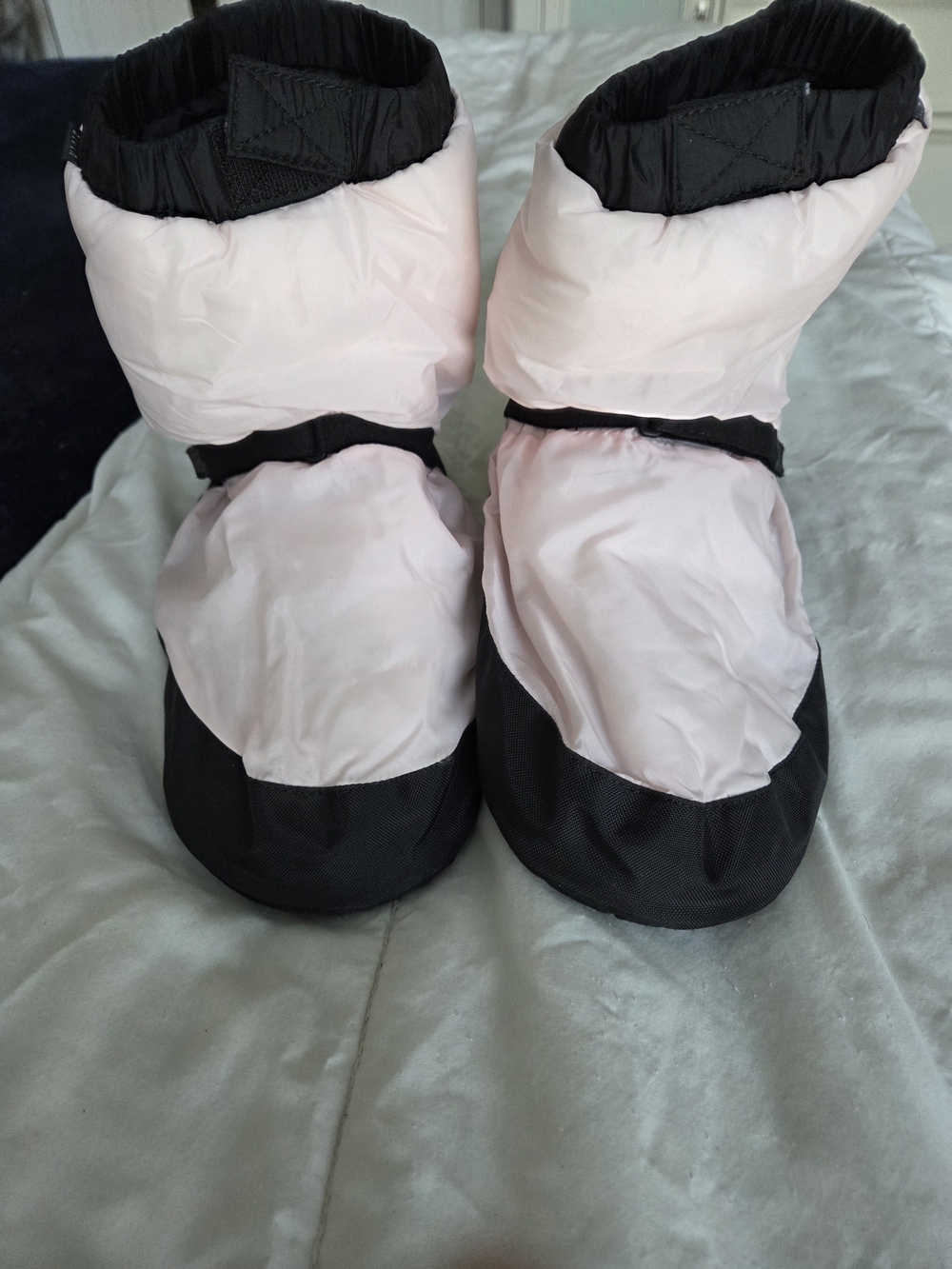 BLOCH Light Pink and Black Puffer Booties